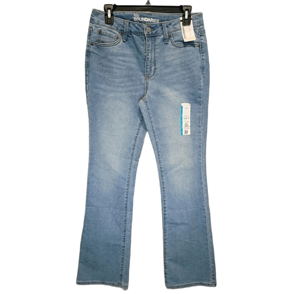 No Boundaries Mid Rise Bootcut Womens Size 8 Jeans Light Wash Denim Stretch NWT